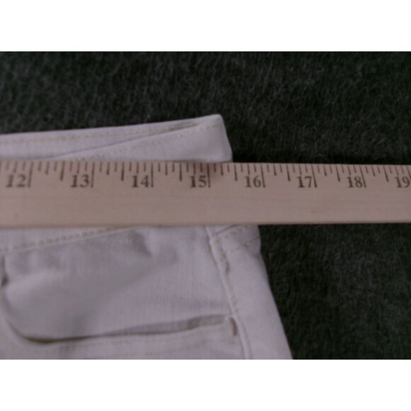 Old Navy Shorts Womens 4 SweetHeart White Denim Cuffed Stretch Bright White - Picture 4 of 13